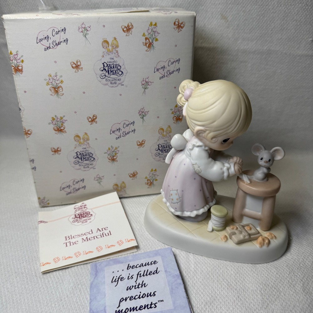 Precious Moments Blessed Are The Merciful 1997 Members Only Figurine PM972 Box